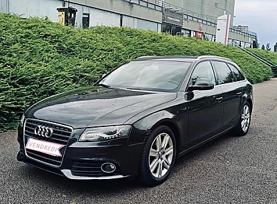 Audi A4 IV (2) AVANT 2.0 TDI 143 AMBITION LUXE MULTITRONIC