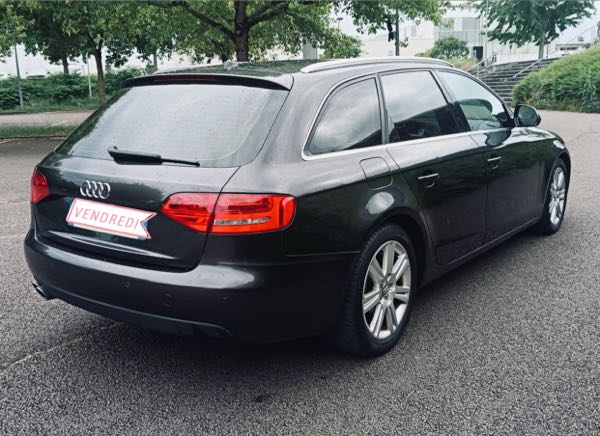 Audi A4 IV (2) AVANT 2.0 TDI 143 AMBITION LUXE MULTITRONIC