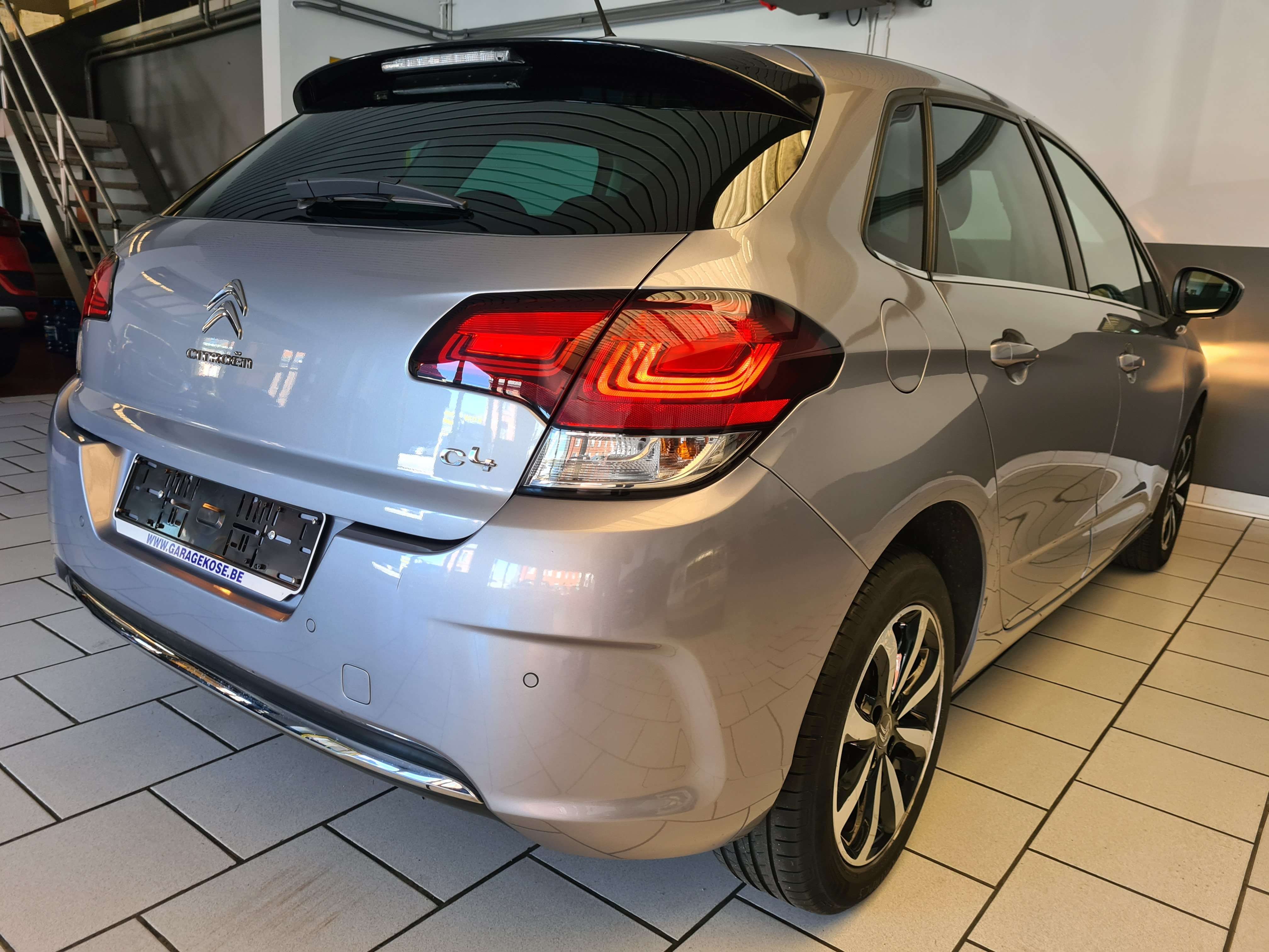 Citroen C4 1.2 PureTech/NAVIGATION//CARNET ENTRETIEN/GARANTIE