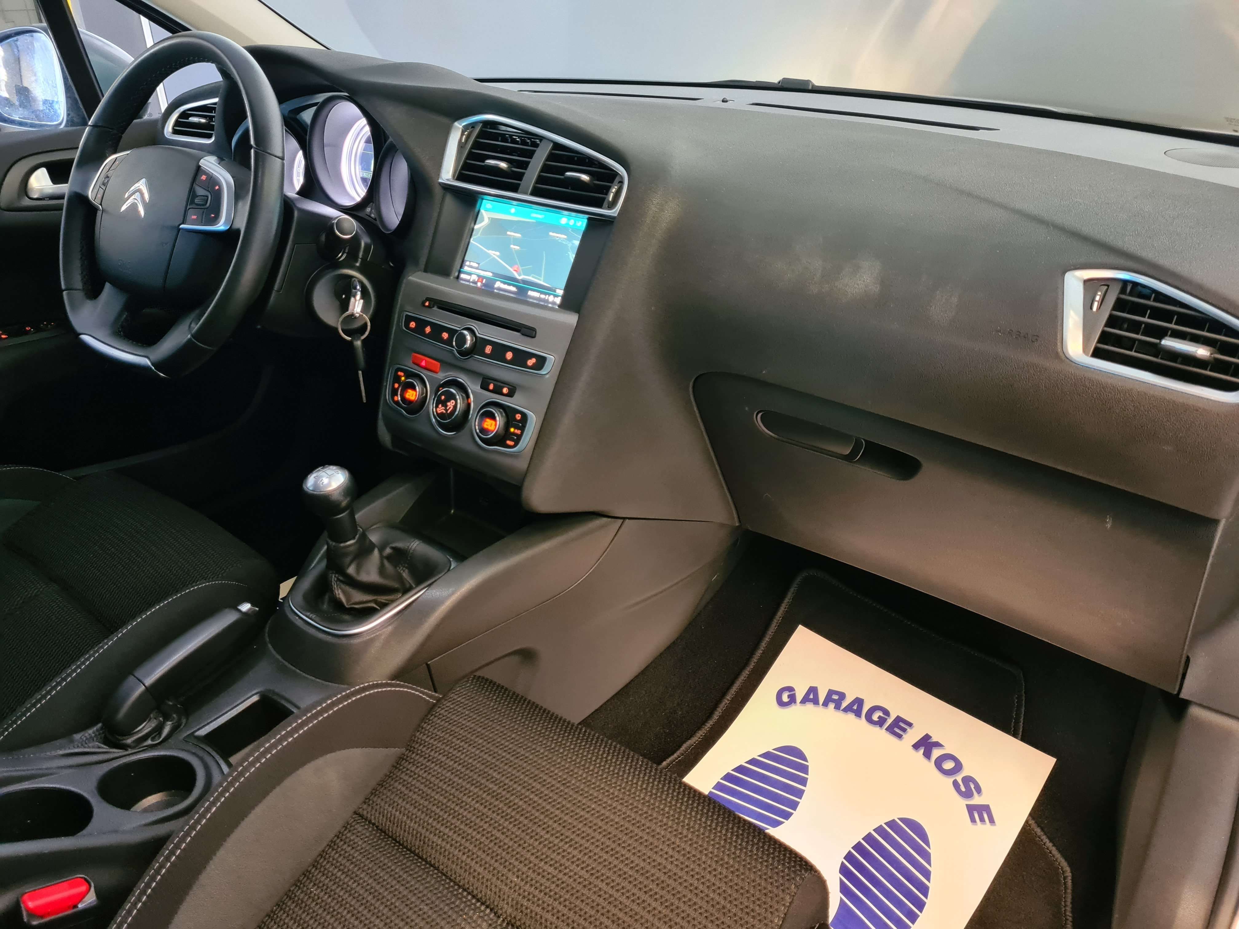 Citroen C4 1.2 PureTech/NAVIGATION//CARNET ENTRETIEN/GARANTIE