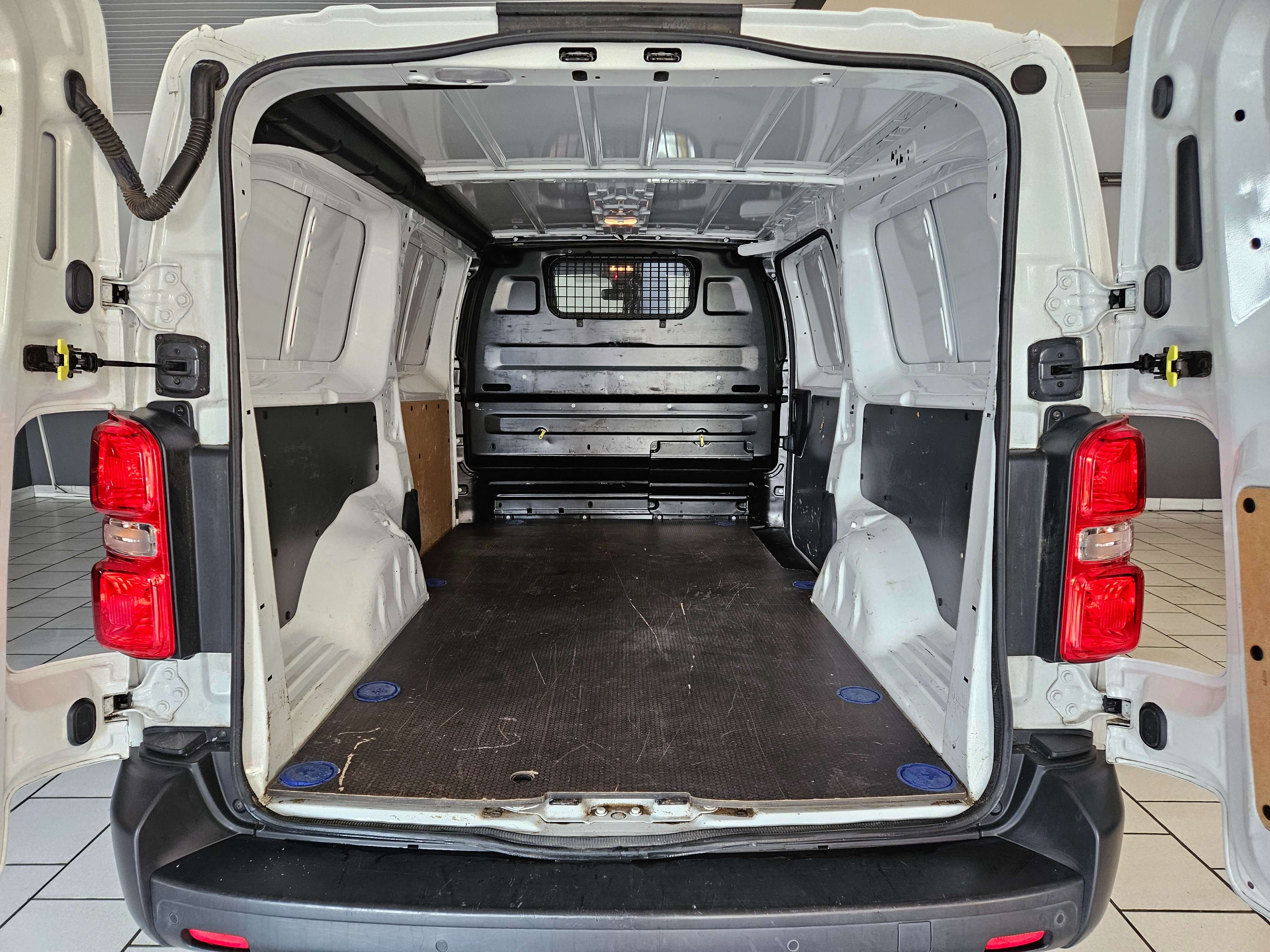 Peugeot Expert 20HDI//3 PLACES/CLIMATISATION//BLUTHOOTH//L3H1