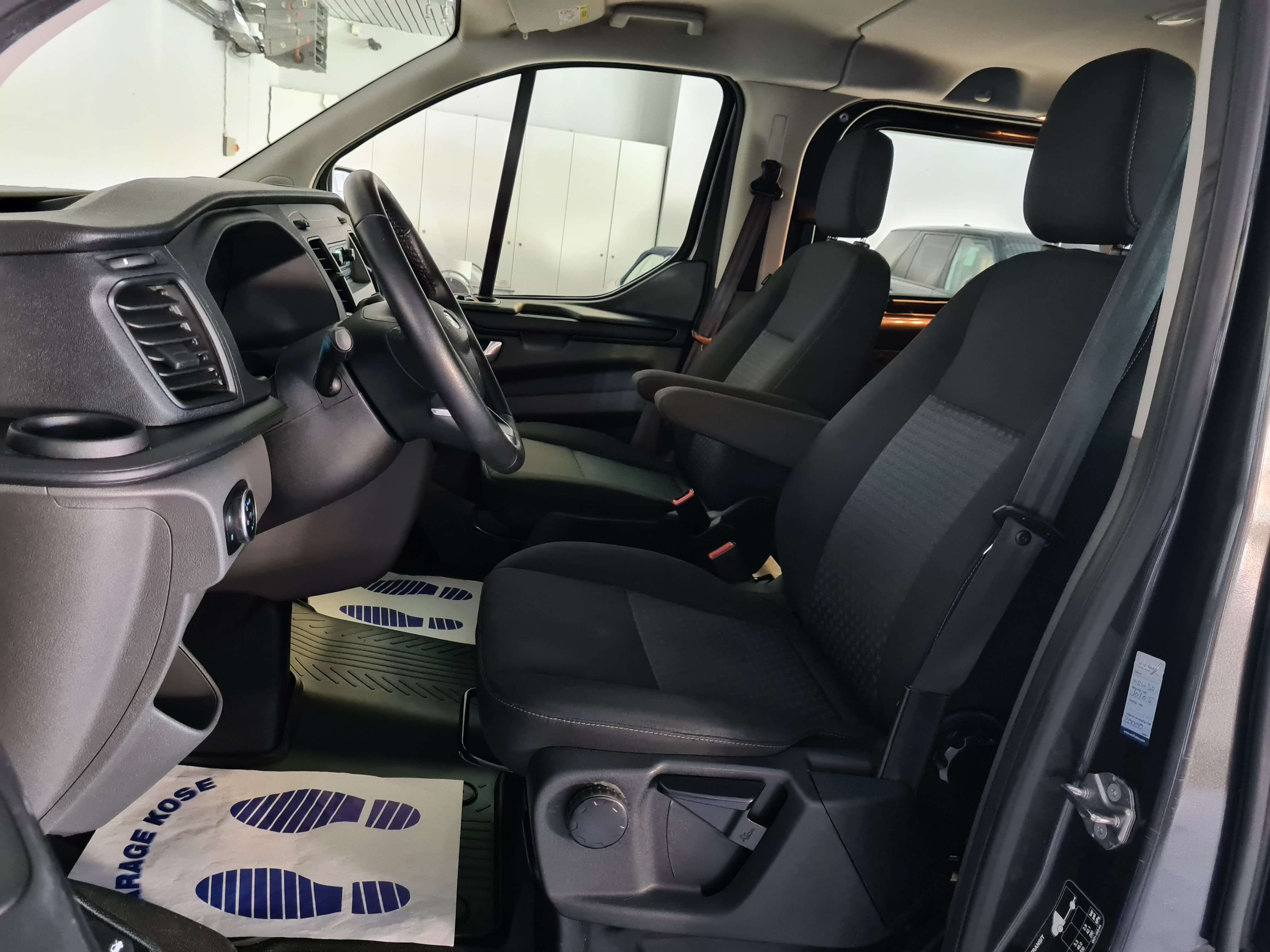 Ford Transit Custom DBL CABINE// UTILITAIRE 5 PL// CLIM// FAIBLE KM