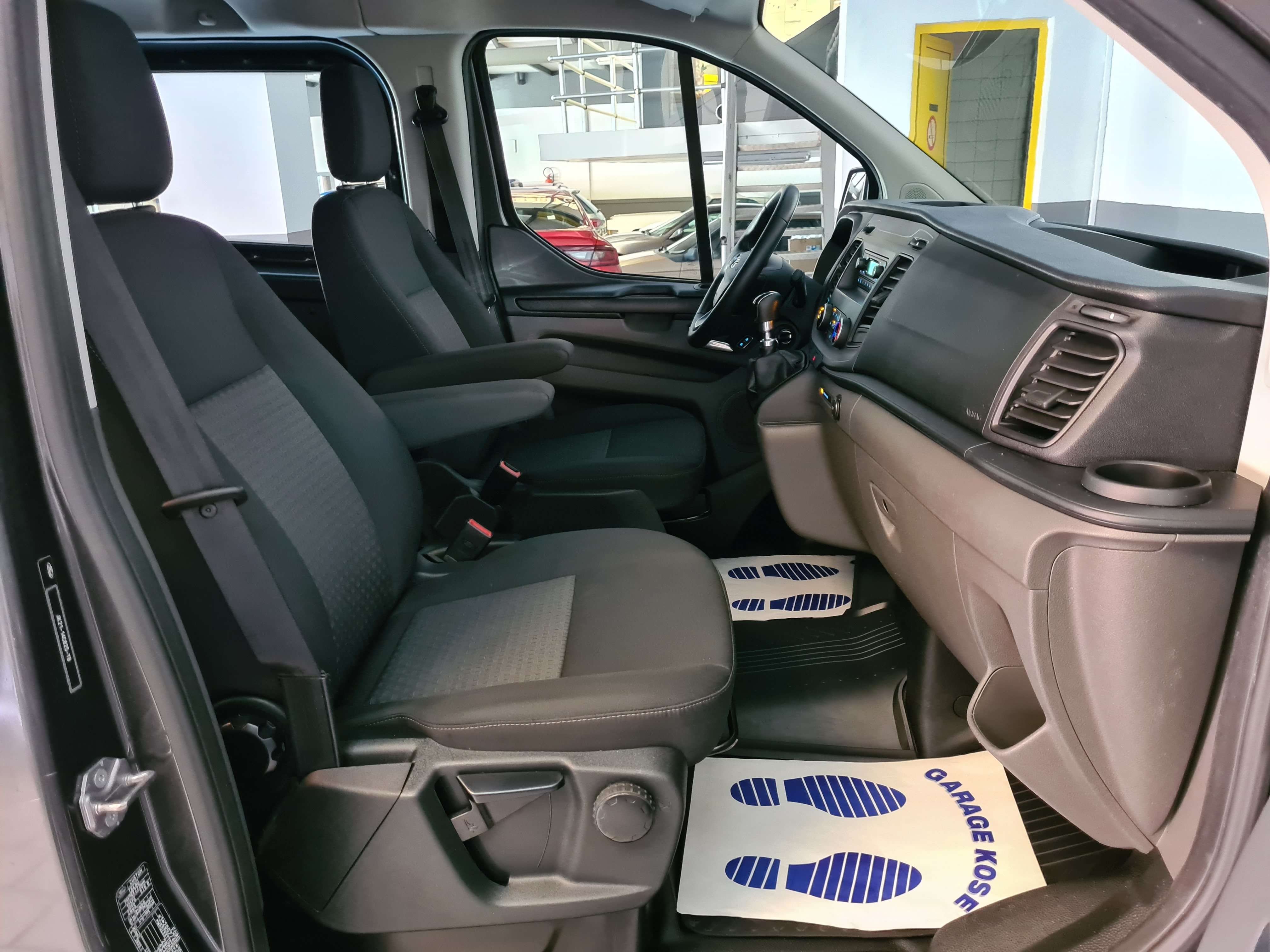 Ford Transit Custom DBL CABINE// UTILITAIRE 5 PL// CLIM// FAIBLE KM