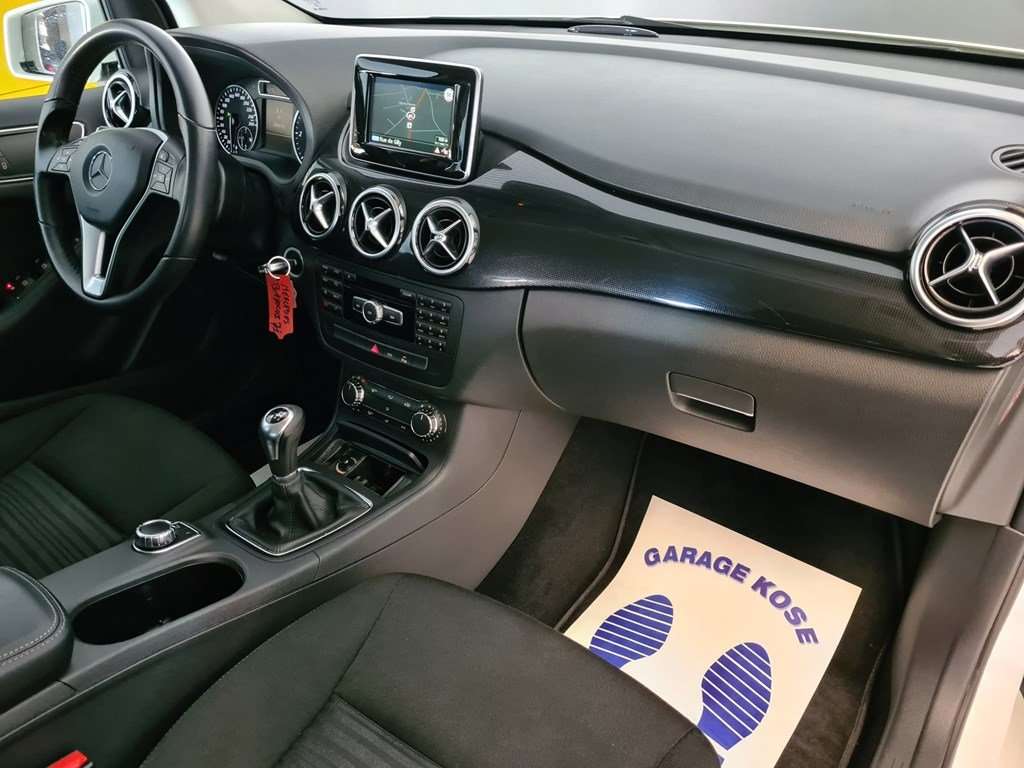 Mercedes-Benz B 180 /NAVIGATION/CLIMATISATION/GARANTIE/CAR-PASS