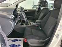 Mercedes-Benz B 180 /NAVIGATION/CLIMATISATION/GARANTIE/CAR-PASS