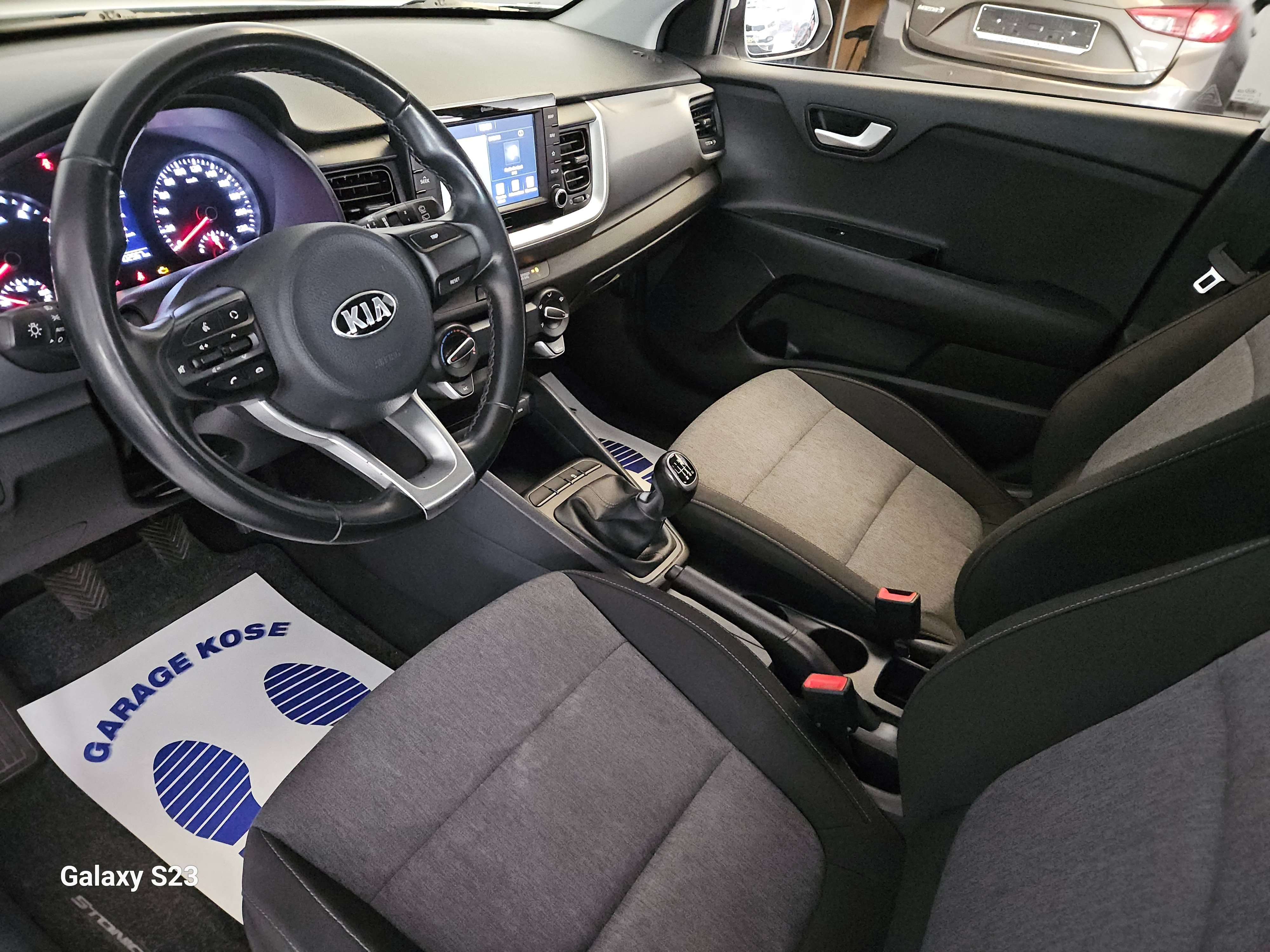 Kia Stonic 1.6CRDI/CLIMATISATION/NAVIGATION/GARANTIE/CAR-PASS