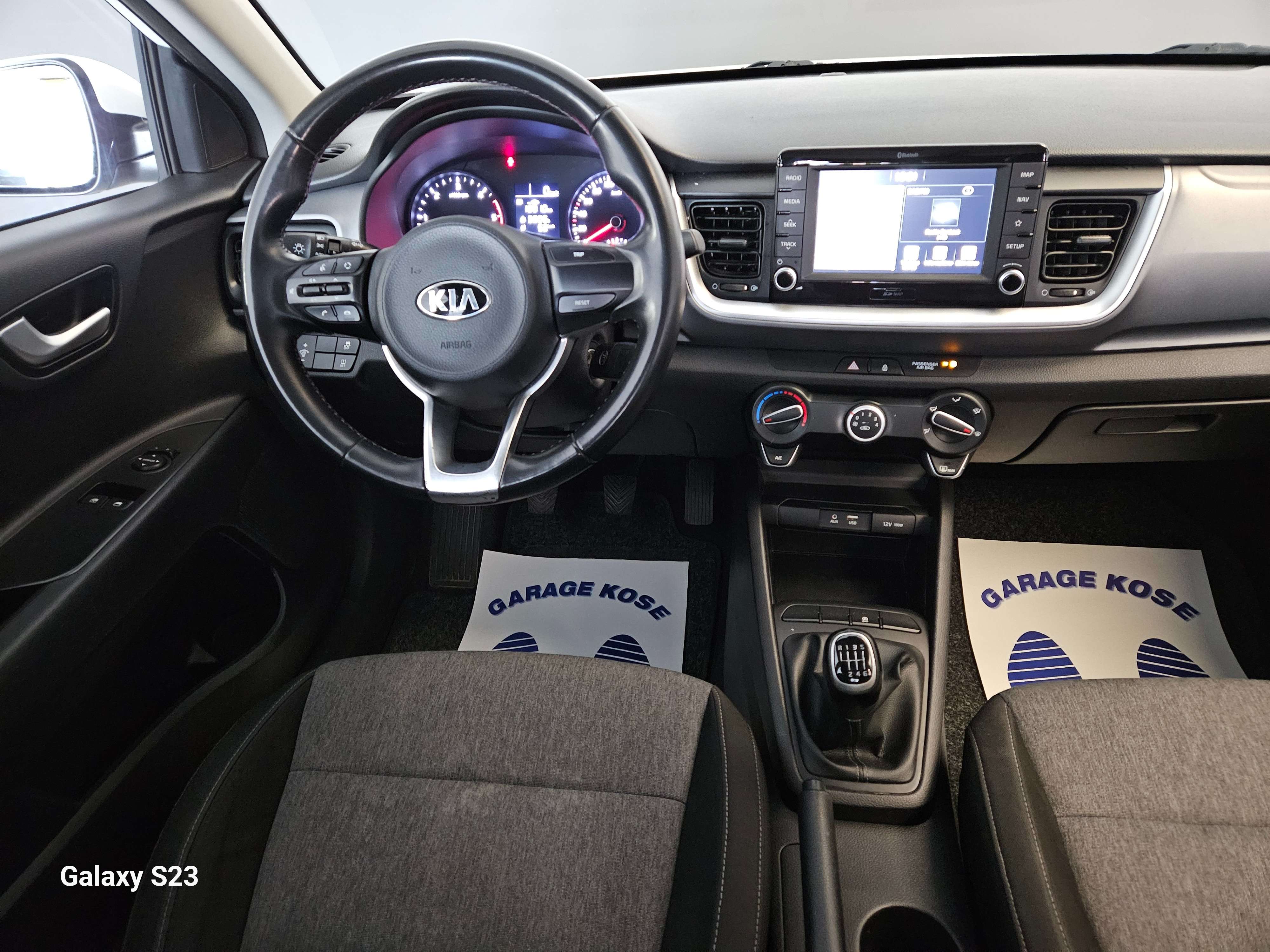 Kia Stonic 1.6CRDI/CLIMATISATION/NAVIGATION/GARANTIE/CAR-PASS