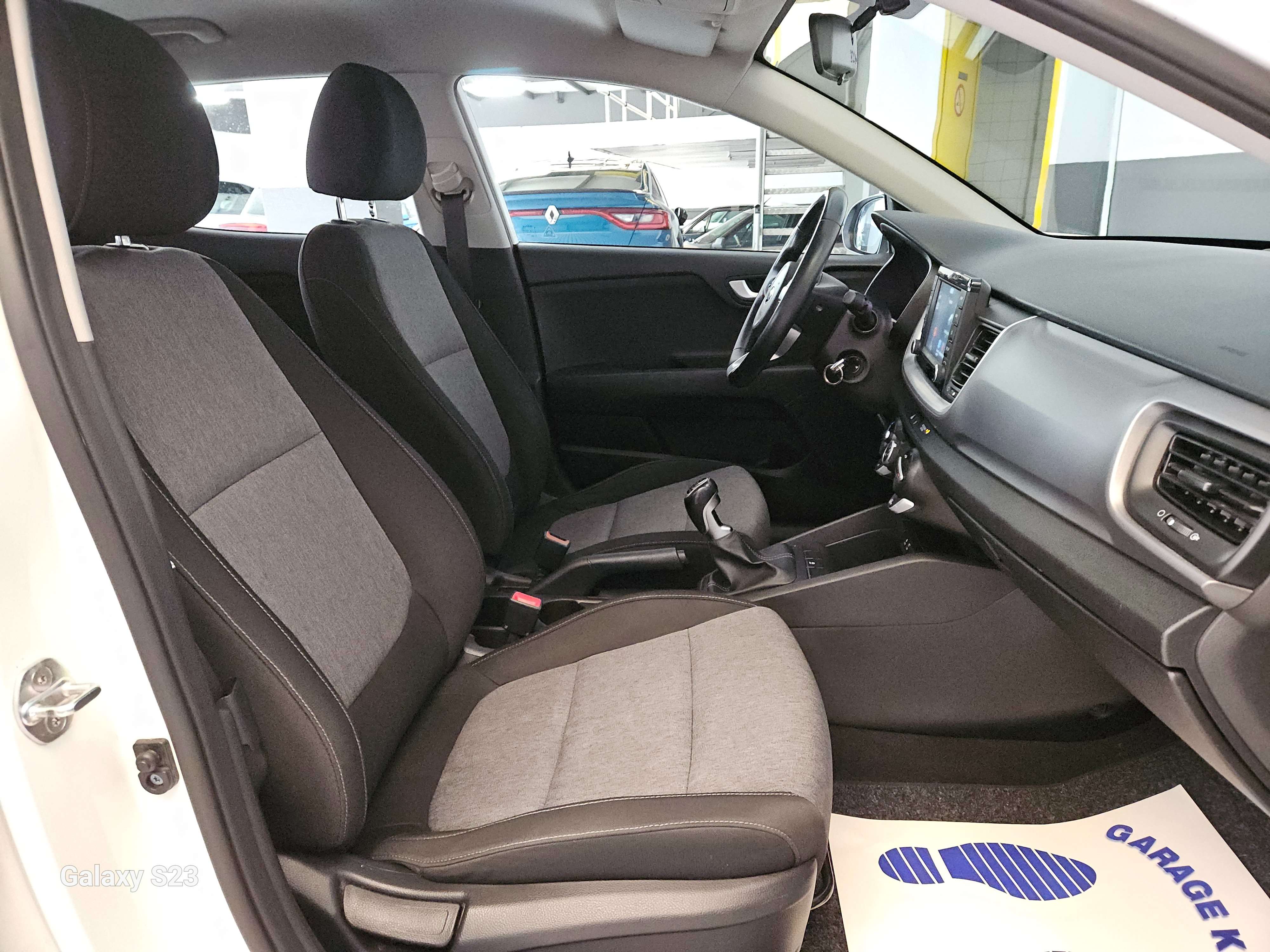 Kia Stonic 1.6CRDI/CLIMATISATION/NAVIGATION/GARANTIE/CAR-PASS