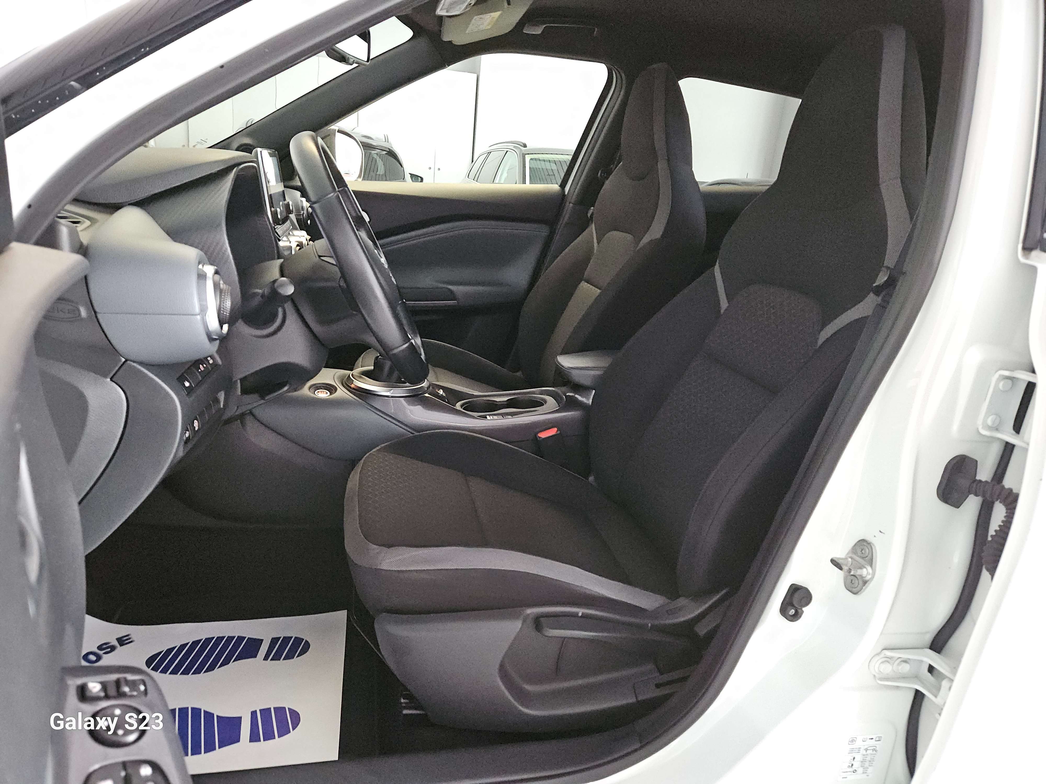 Nissan Juke 1.0 DIG-T 2WD//NAVI//CAR-PLAY//GARANTIE//CAR-PASS