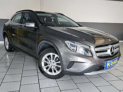 Mercedes-Benz GLA 180 AUTOMATIQUE//CUIR//NAVIGATION//GARANTIE//CAR-PASS