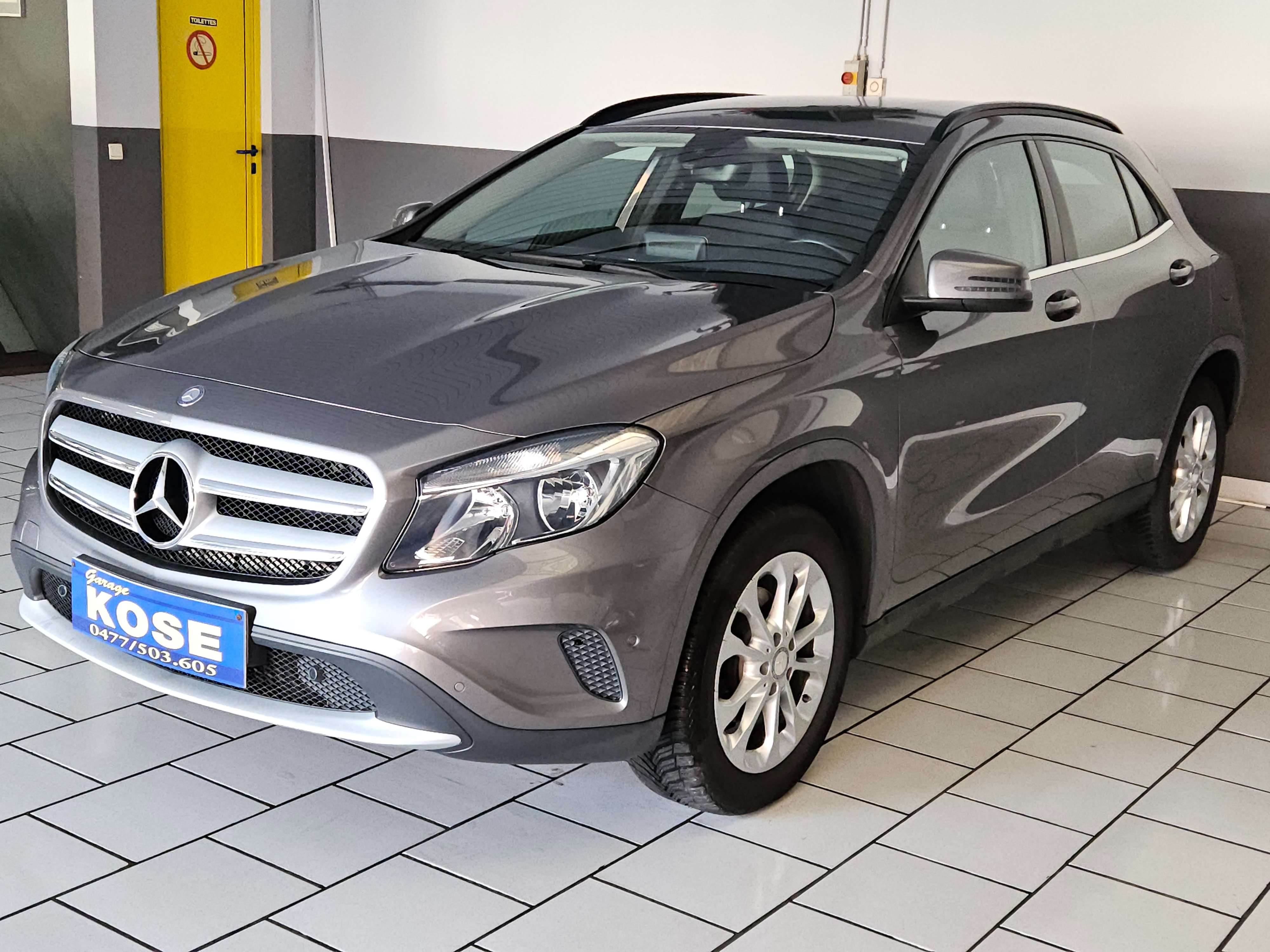 Mercedes-Benz GLA 180 AUTOMATIQUE//CUIR//NAVIGATION//GARANTIE//CAR-PASS