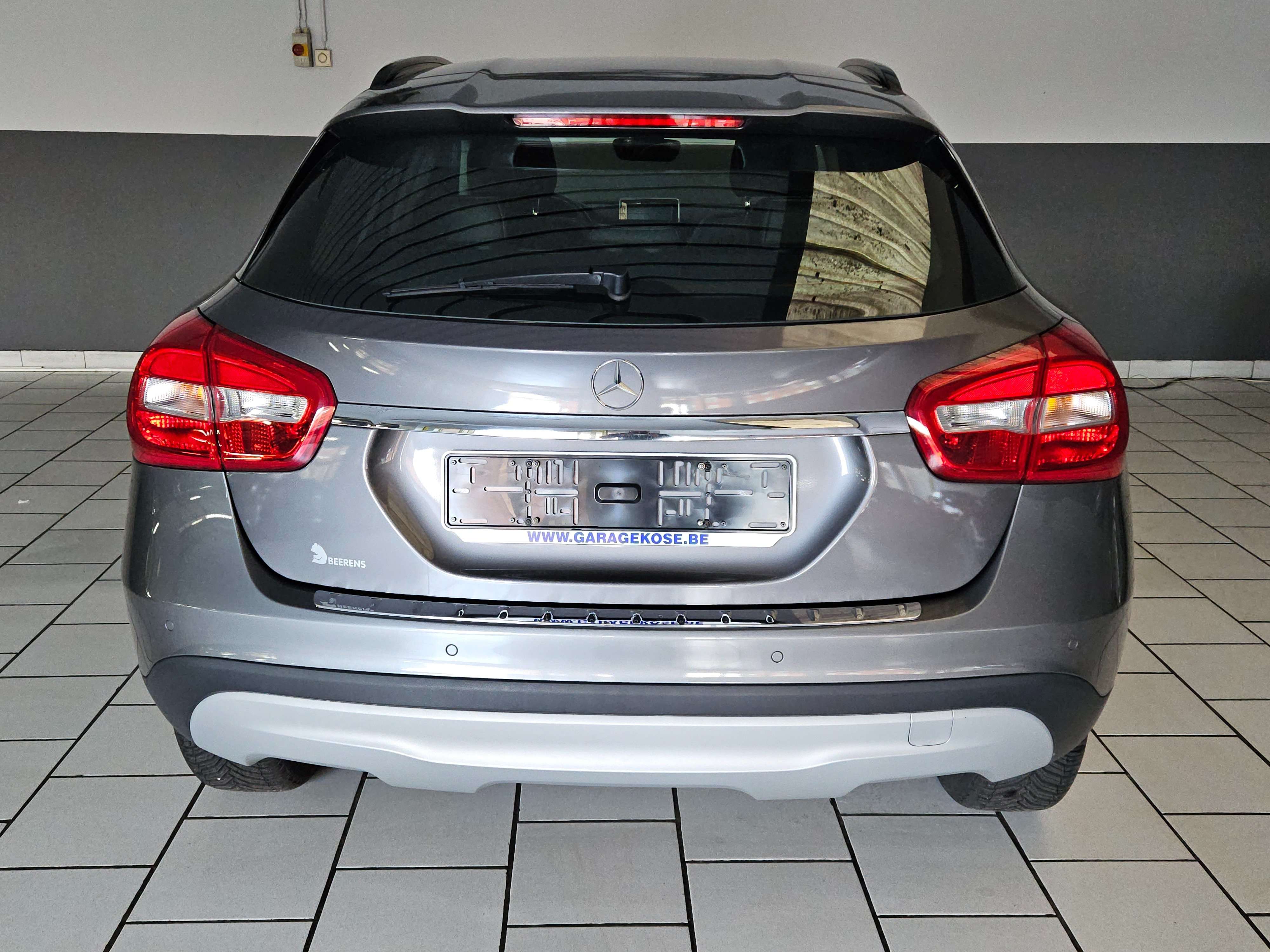 Mercedes-Benz GLA 180 AUTOMATIQUE//CUIR//NAVIGATION//GARANTIE//CAR-PASS