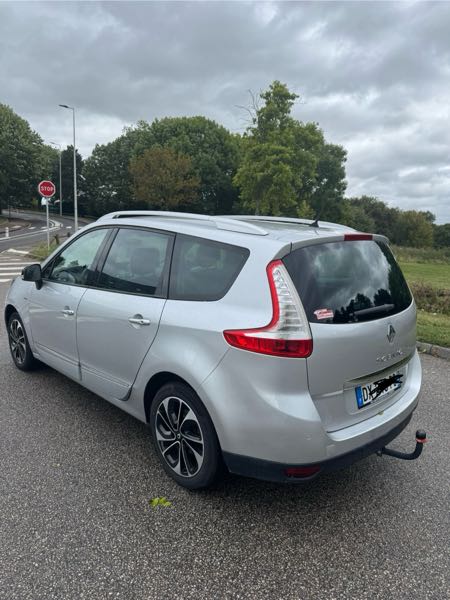 Renault Grand Scenic III (3) 1.5 DCI 110 BOSE EDITION EDC 7PL