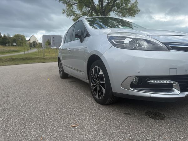 Renault Grand Scenic III (3) 1.5 DCI 110 BOSE EDITION EDC 7PL