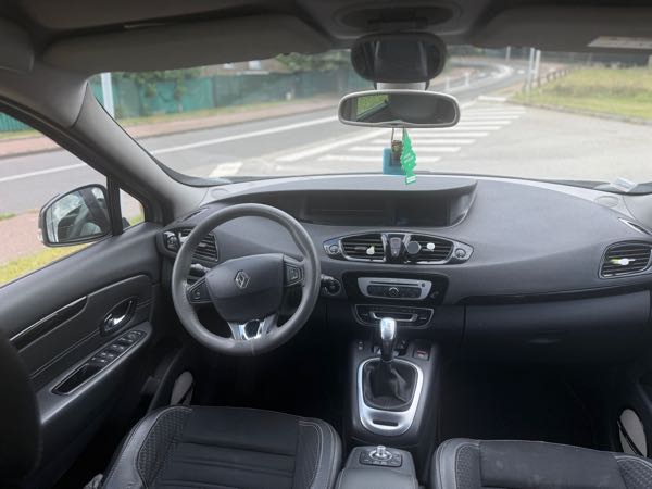 Renault Grand Scenic III (3) 1.5 DCI 110 BOSE EDITION EDC 7PL