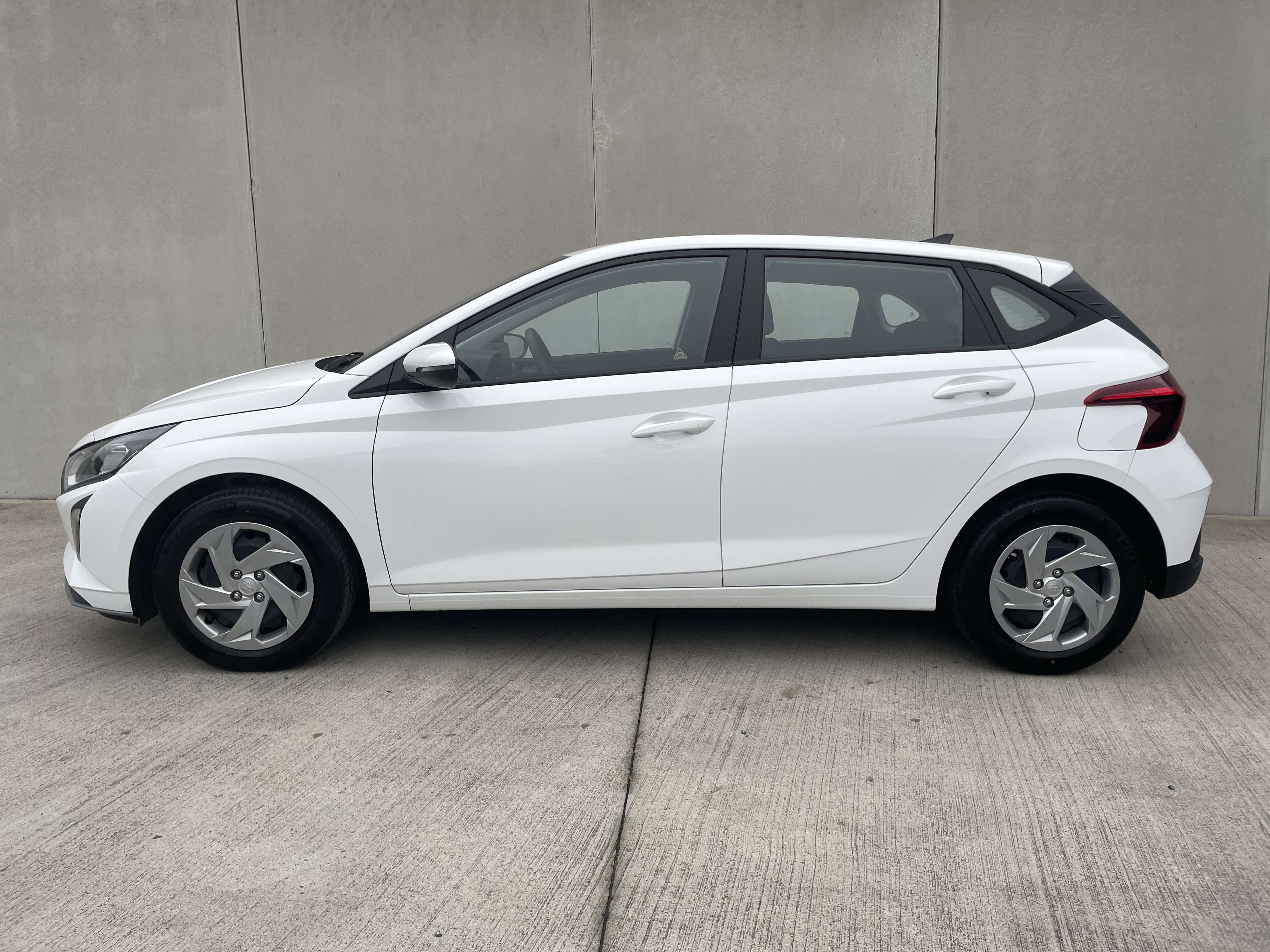 Hyundai i20 1.2i 84CH/NAVIGATION/CAMERA/CLIM/CRUISE/NEUF!!