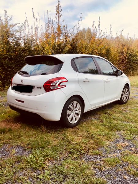 Peugeot 208 1.4 HDI FAP 68 ALLURE 5P