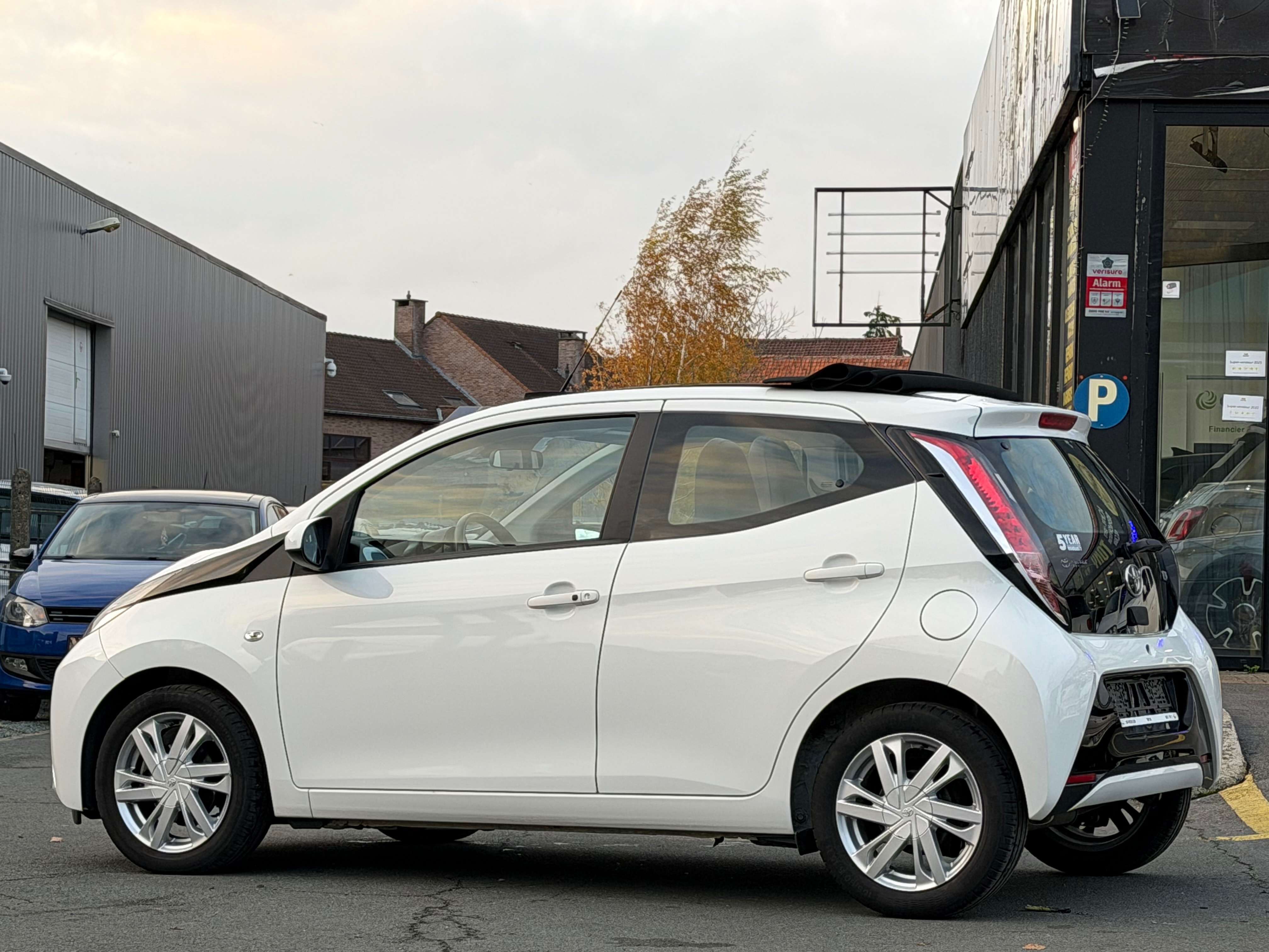 Toyota Aygo Aygo1.0i VVT-i* Boîte auto*NAVI+CAMERA*CUIR*BT*