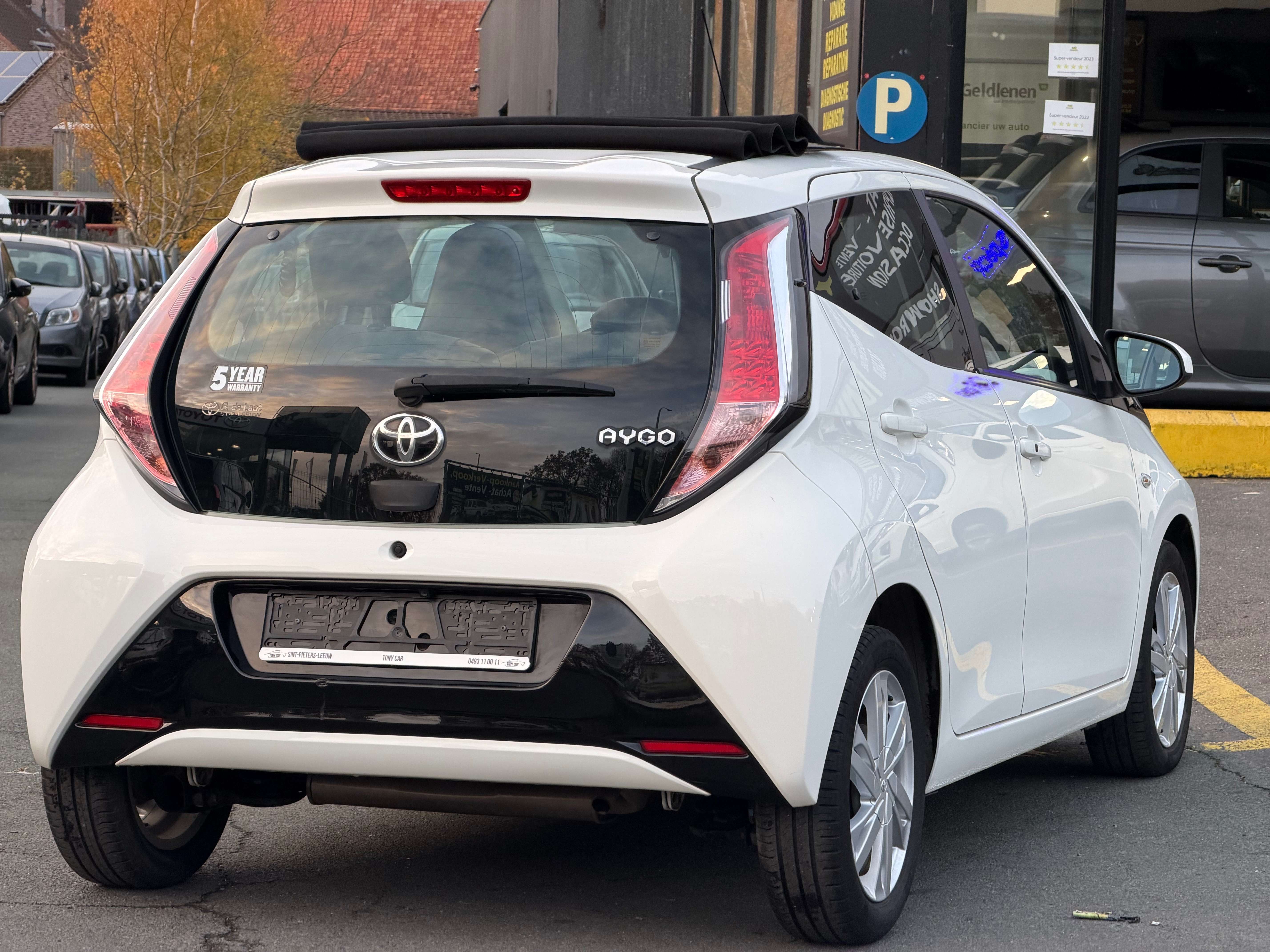 Toyota Aygo Aygo1.0i VVT-i* Boîte auto*NAVI+CAMERA*CUIR*BT*