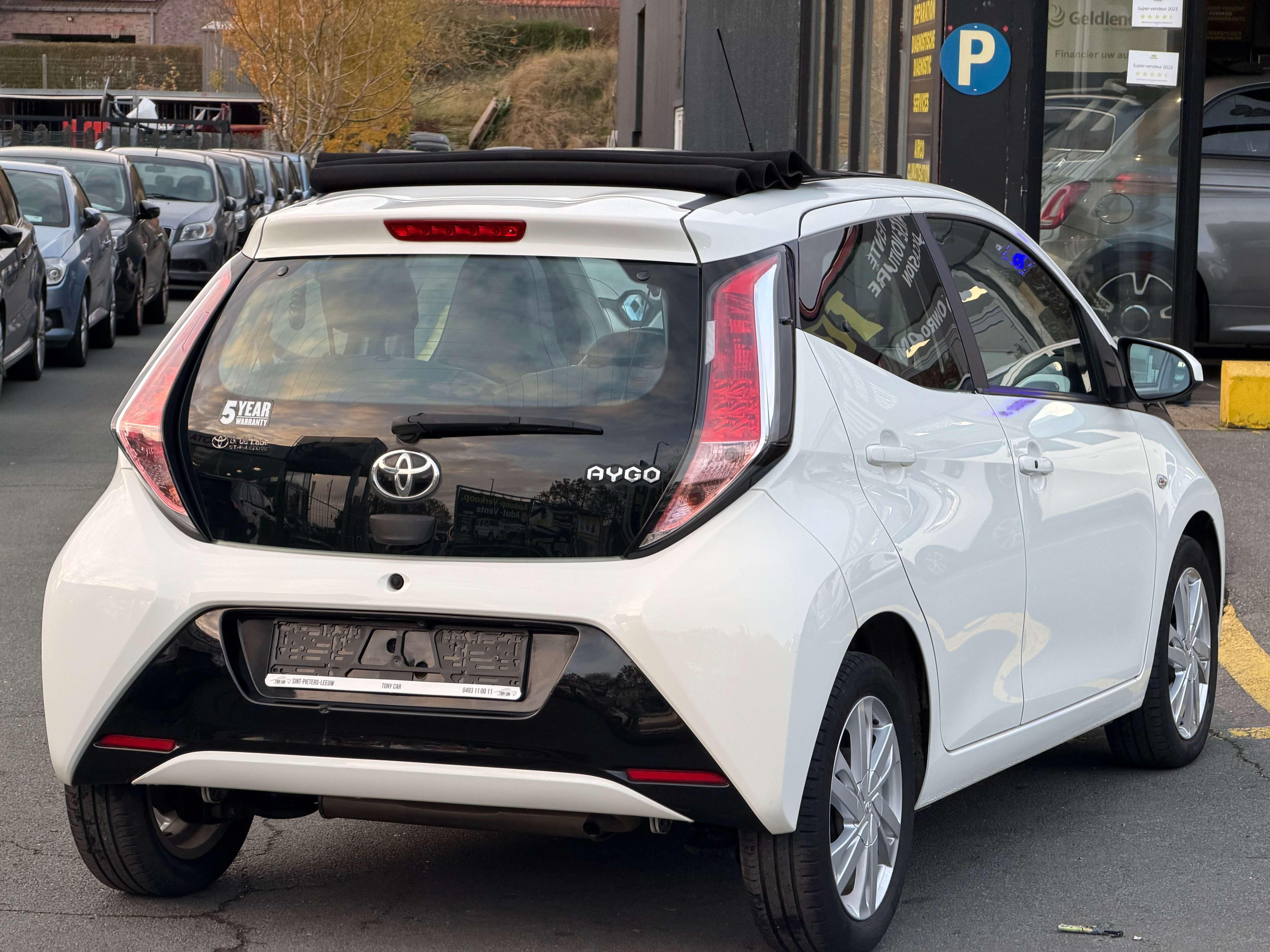 Toyota Aygo Aygo1.0i VVT-i* Boîte auto*NAVI+CAMERA*CUIR*BT*