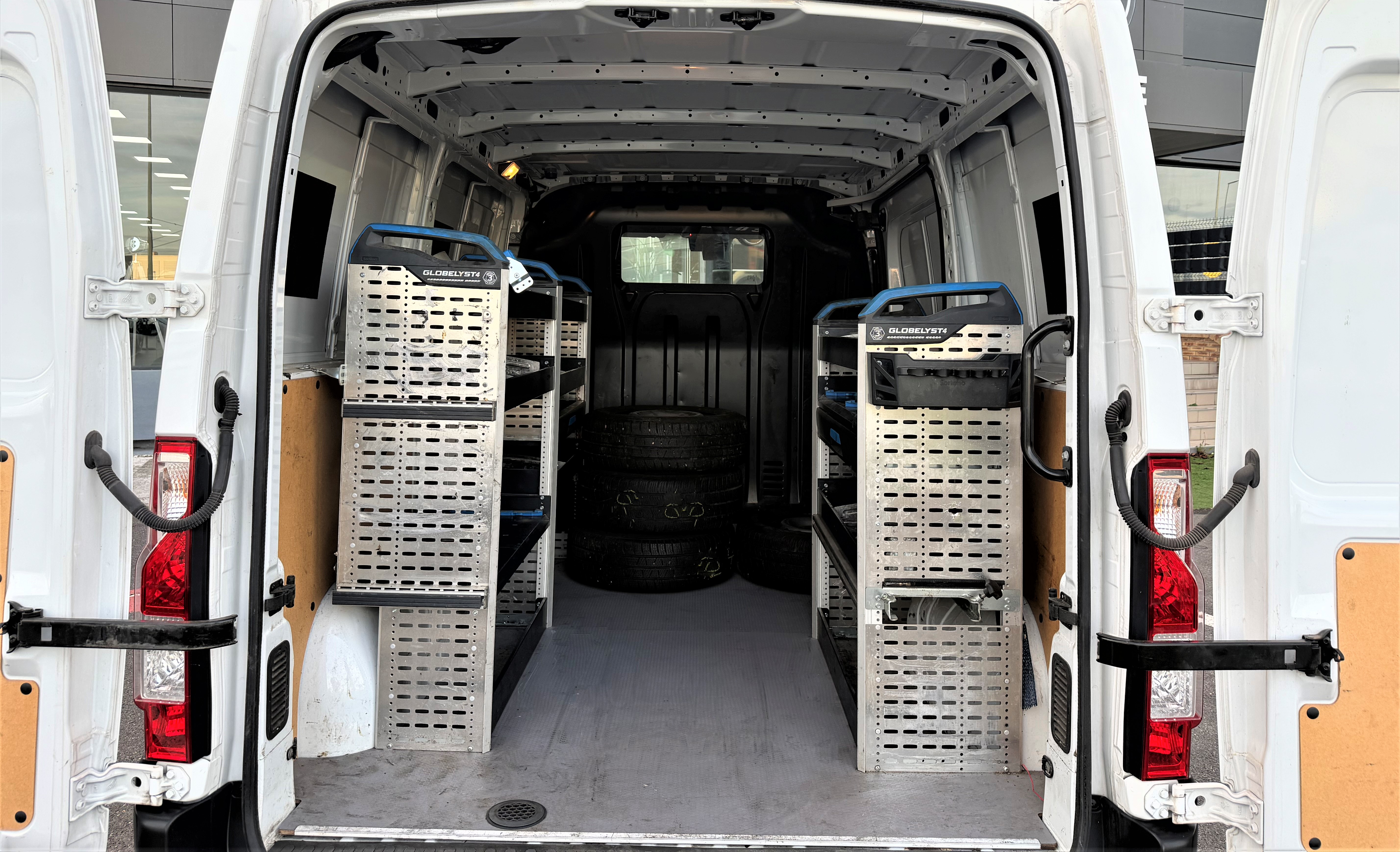 Opel Movano II (2) 2.3 D S/S 180 Turbo 2WD EASYTRONIC L1 H1 1er Main