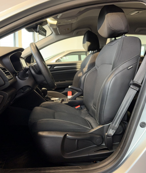 Renault MEGANE IV ESTATE / A PARTIR DE 169,78/MOIS* / 1.3 TCE 140CH BUSINESS EDC -21N