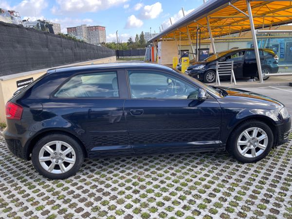 Audi A3 III BERLINE 1.6 TDI DPF 105 AMBIENTE
