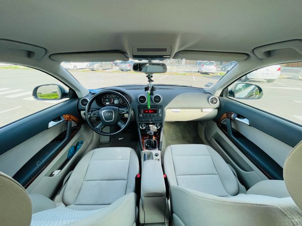 Audi A3 III BERLINE 1.6 TDI DPF 105 AMBIENTE