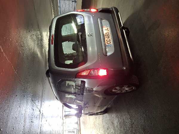 Peugeot Partner Tepee II 1.6 HDI 90 OUTDOOR