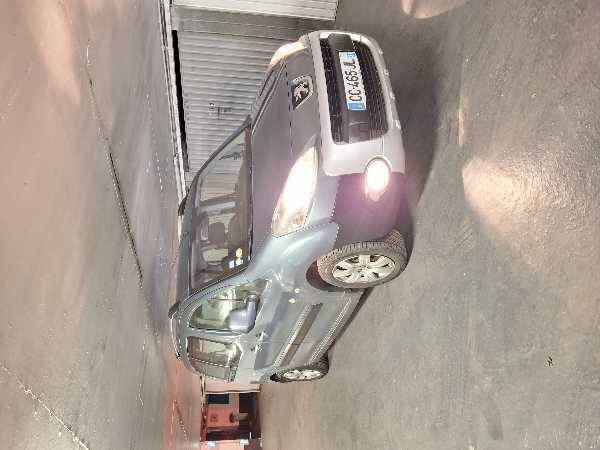 Peugeot Partner Tepee II 1.6 HDI 90 OUTDOOR