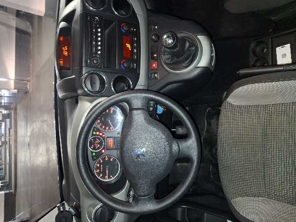 Peugeot Partner Tepee II 1.6 HDI 90 OUTDOOR