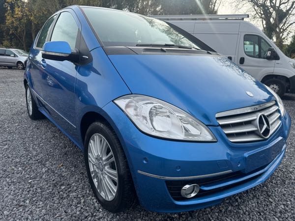 Mercedes-Benz Classe A II (2) 150 ELEGANCE CONTACT 5P