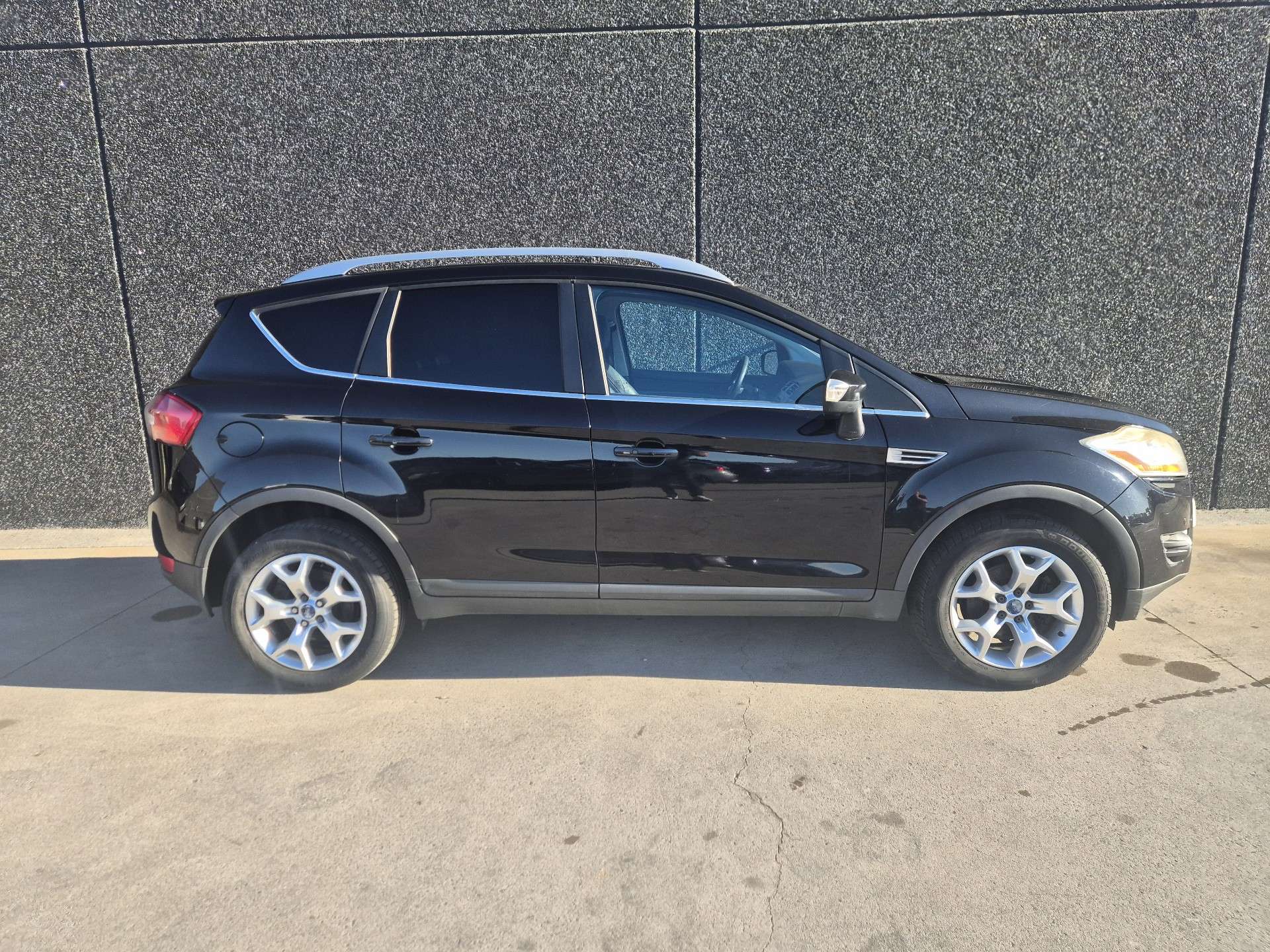 Ford Kuga 2.0 TDCi 2WD Titanium// PRETE A IMMATRICULER//