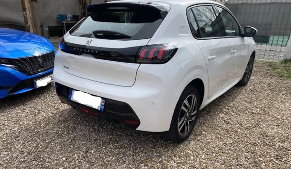 Peugeot 208 II 1.2 PureTech 100 cv Allure Business GPS APPLE CARPLAY LED