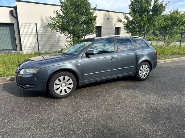 Audi A4 V (3) AVANT 40 TDI 204 AVUS QUATTRO S TRONIC