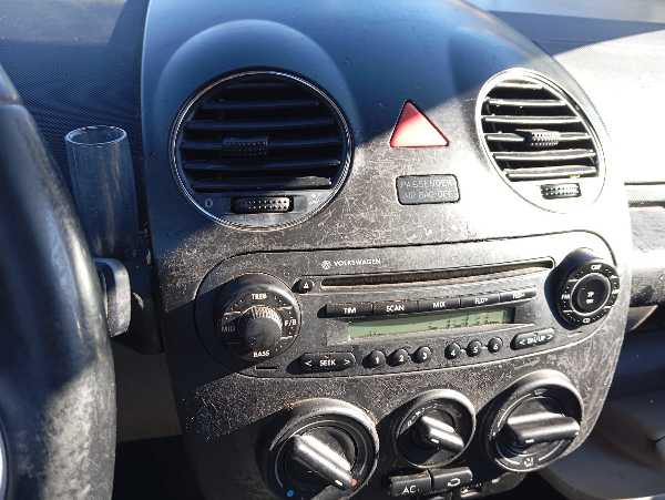 Volkswagen Beetle 🚗vends ma Volkswagen New Beetle, très propre