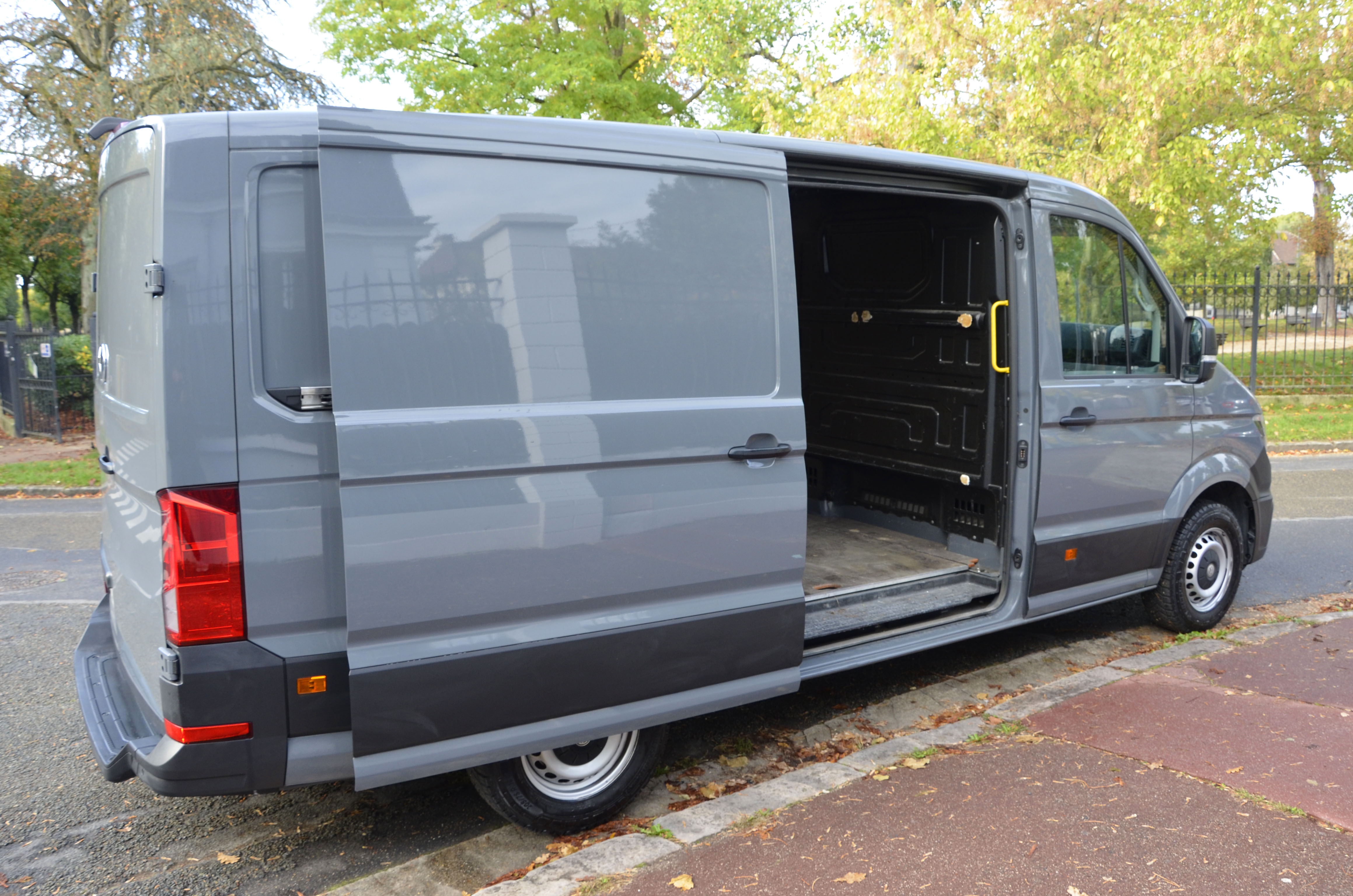 Volkswagen Crafter II 2.0 TDI 140 35 L3H3 BVA8 BUSINESS LINE