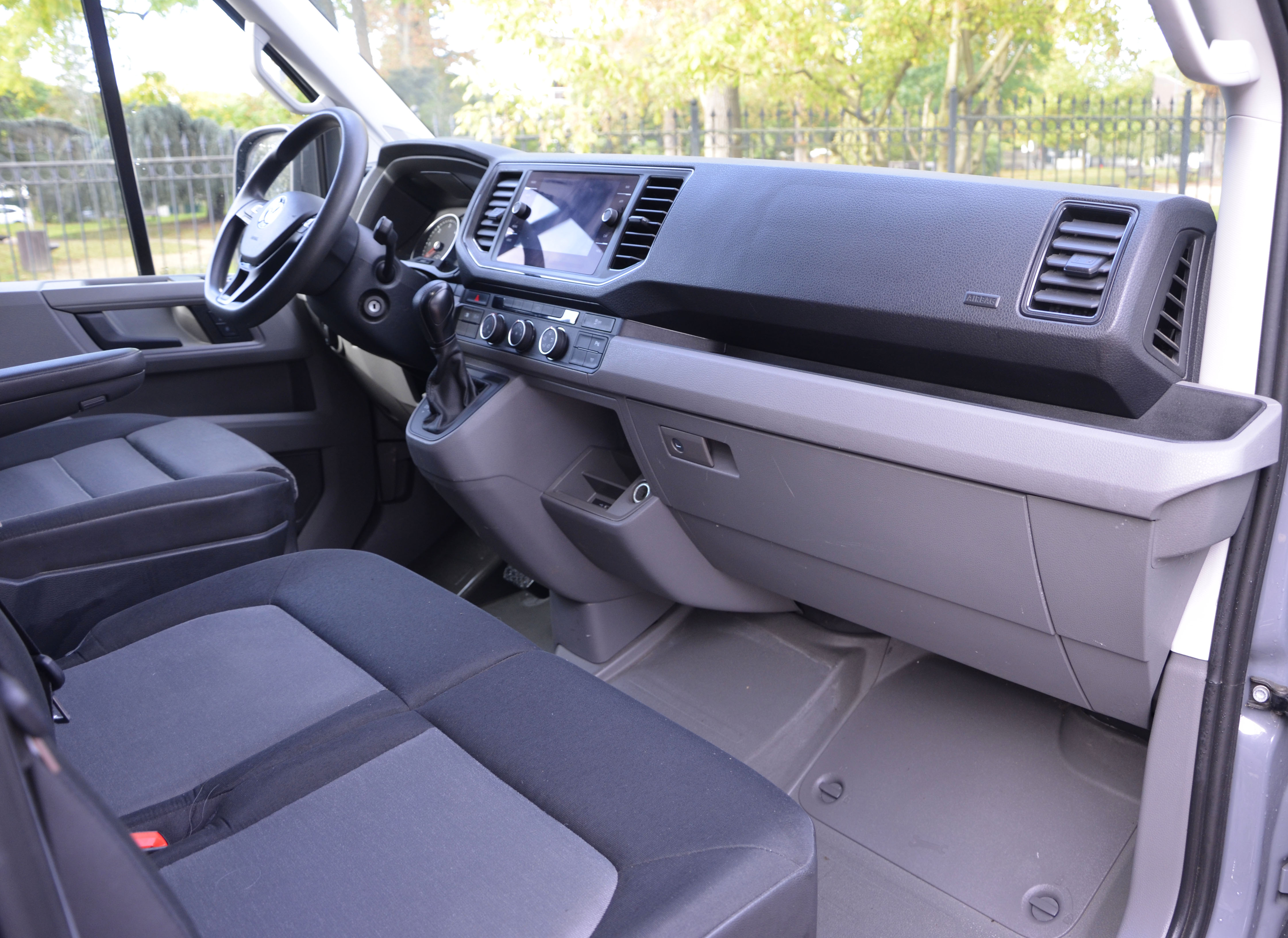 Volkswagen Crafter II 2.0 TDI 140 35 L3H3 BVA8 BUSINESS LINE