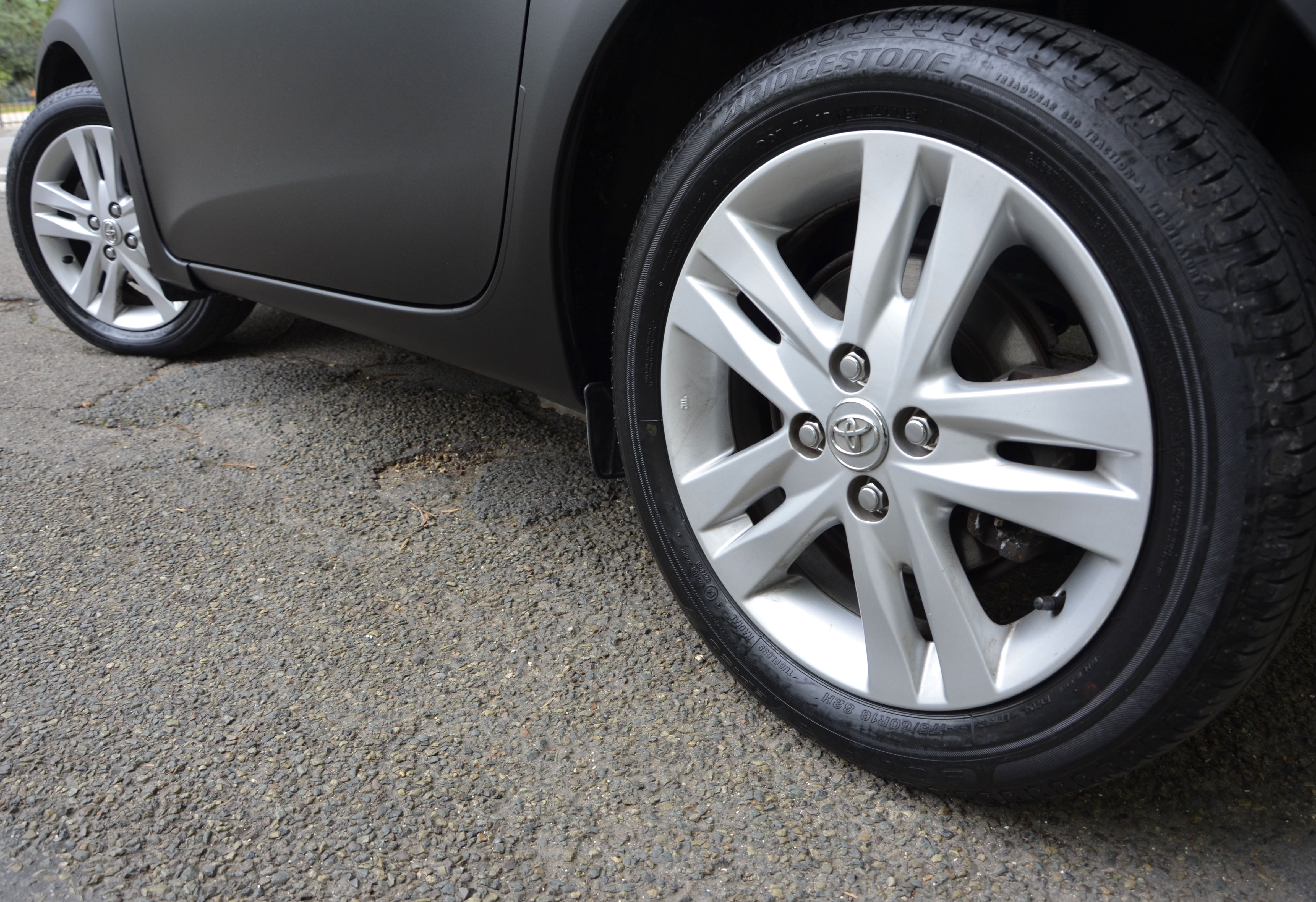 Toyota Iq 100 VVT-I "STOP &amp; START" 2