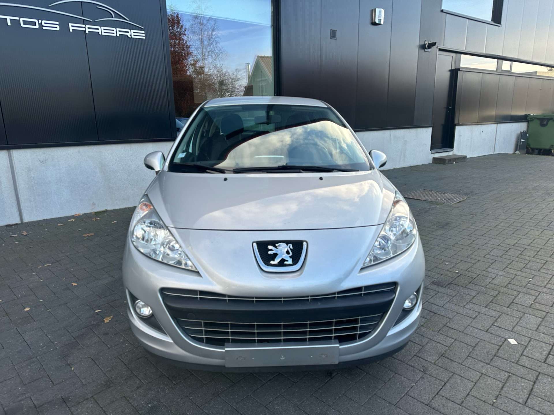 Peugeot 207 1.4i Benzine 5 deuren 91000km Nouveau Courroit de distribution