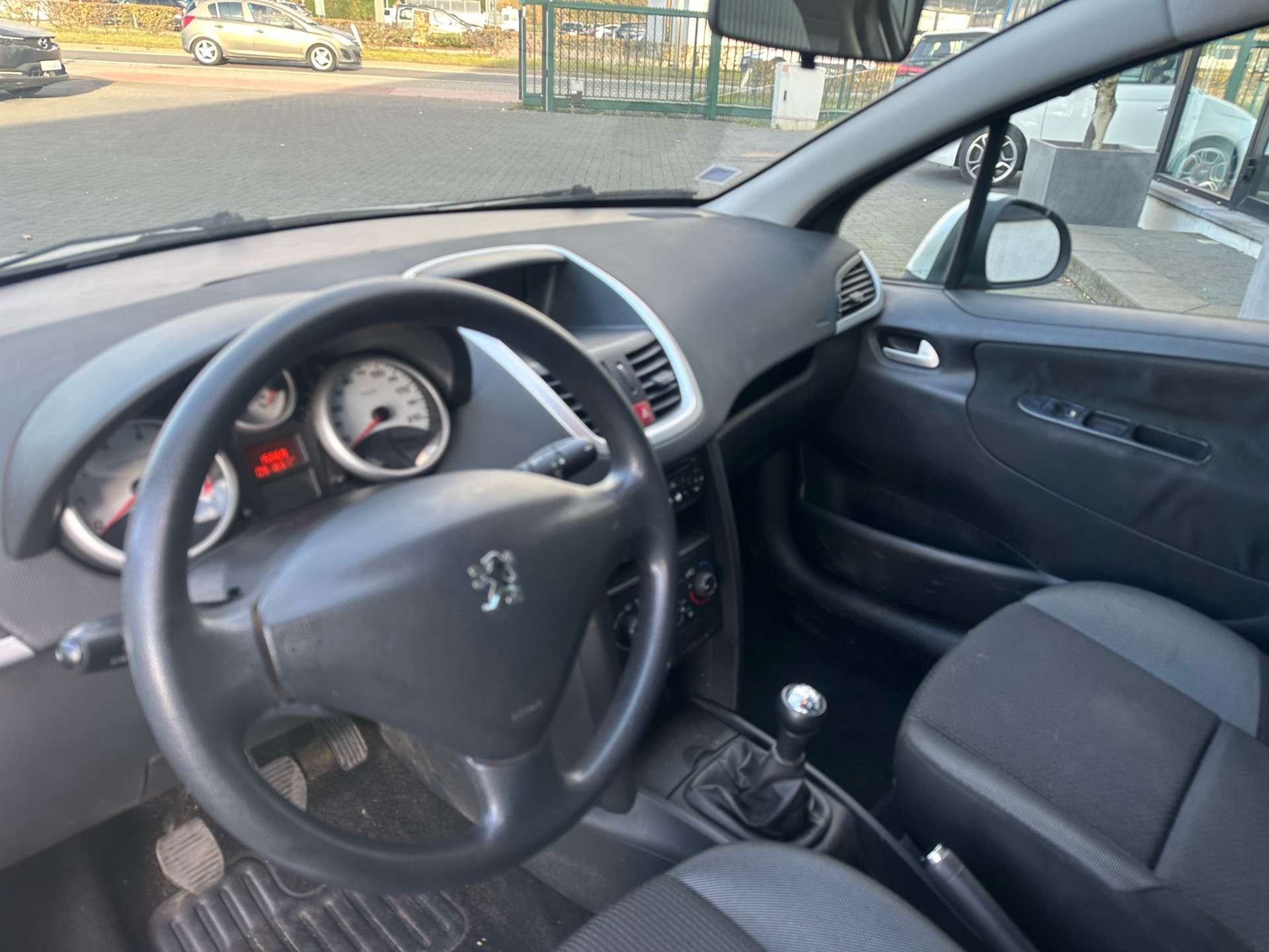 Peugeot 207 1.4i Benzine 5 deuren 91000km Nouveau Courroit de distribution