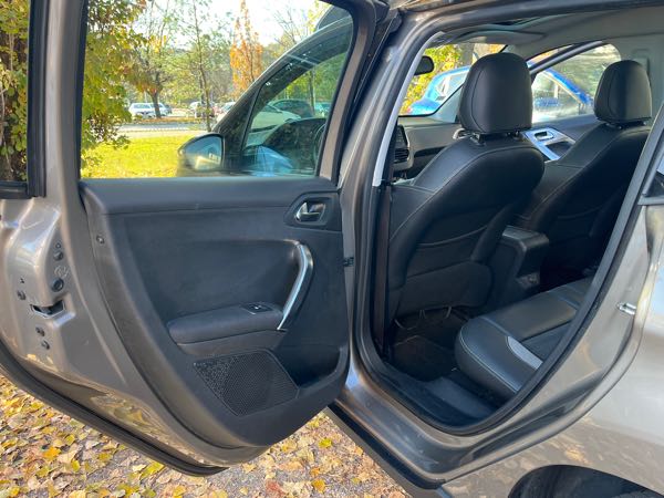Peugeot 2008 1.6 E-HDI 115 ALLURE