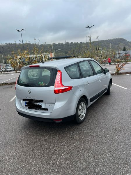 Renault Grand Scenic III (2) 1.5 DCI 110 FAP ENERGY LIFE 7PL ECO2