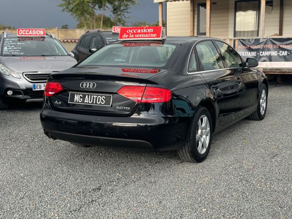 Audi A4 IV (2) 2.0 TDI 120 AMBIENTE