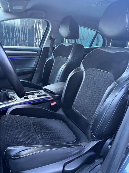 Renault Megane IV (2) 1.3 TCE 140 FAP BUSINESS INTENS