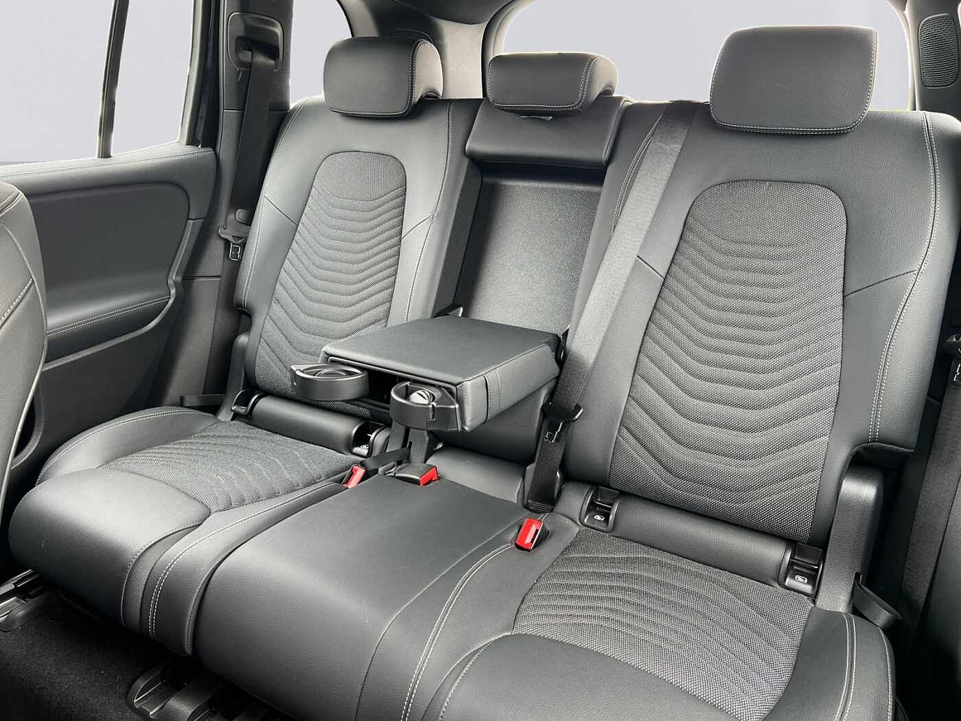 Mercedes-Benz EQB 250  ...