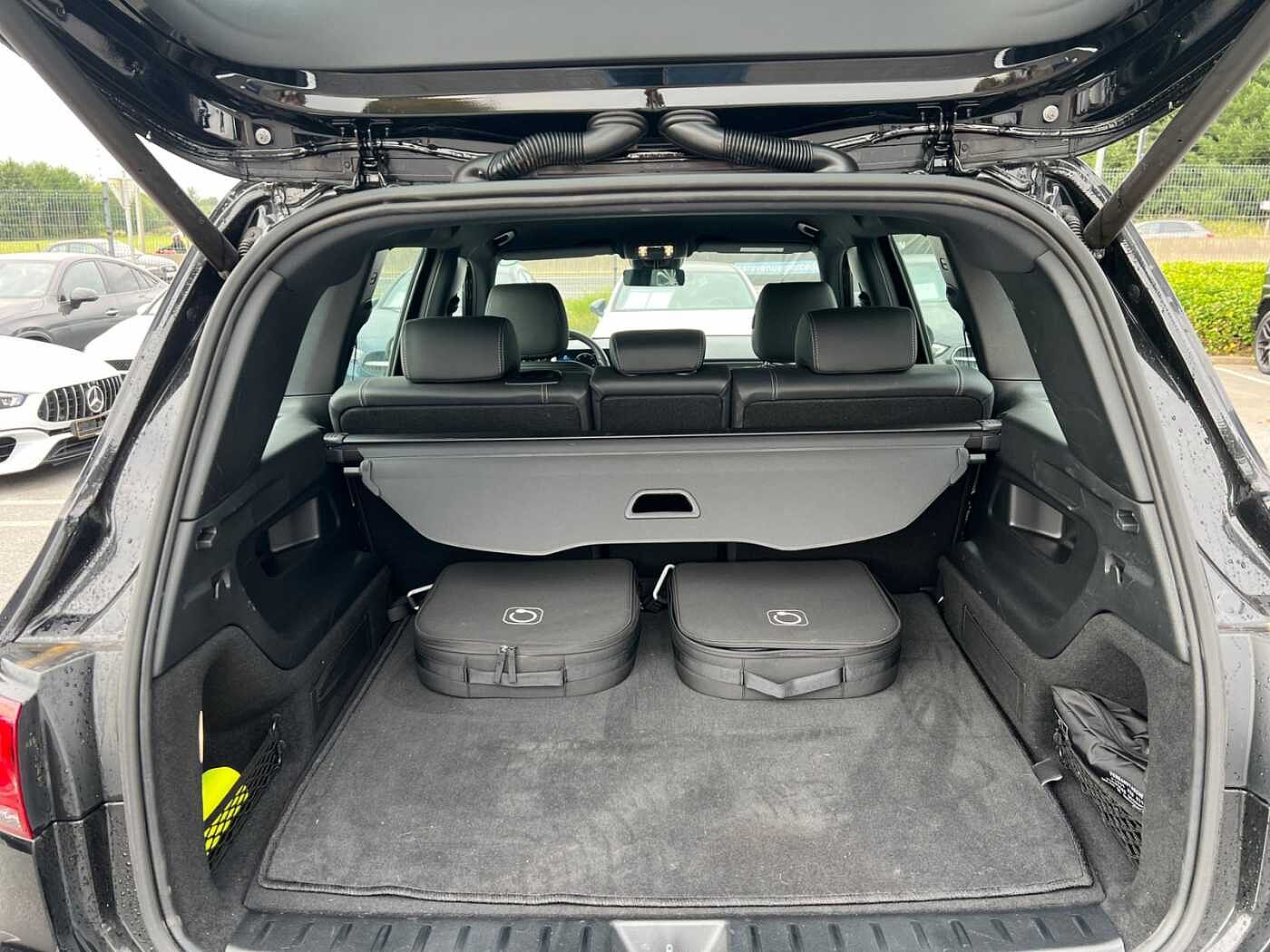 Mercedes-Benz EQB 250  ...