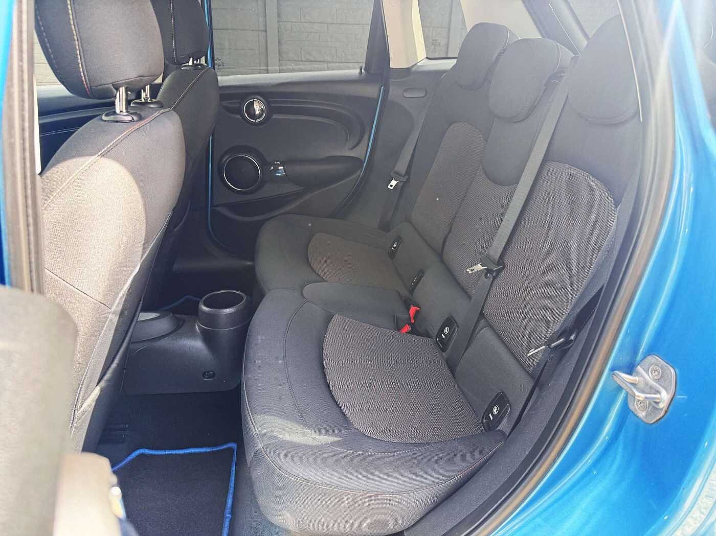 MINI Cooper 1.5 /5PORTES/XENON/LED/GPS/LED AMBIANCE/JANTES
