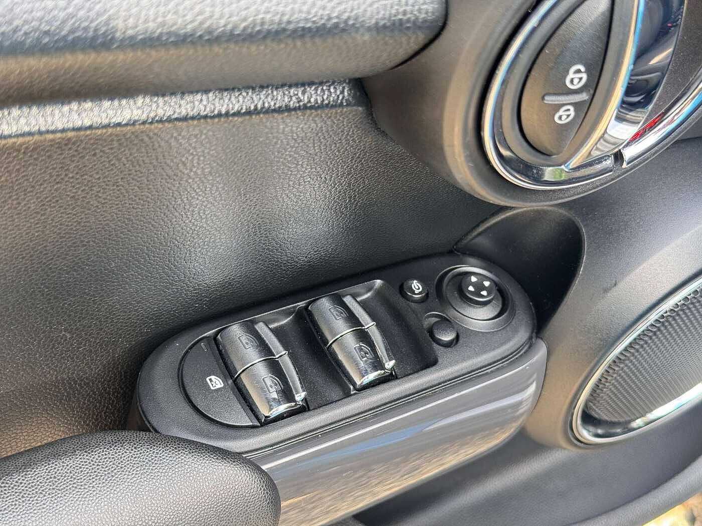 MINI Cooper 1.5 /5PORTES/XENON/LED/GPS/LED AMBIANCE/JANTES