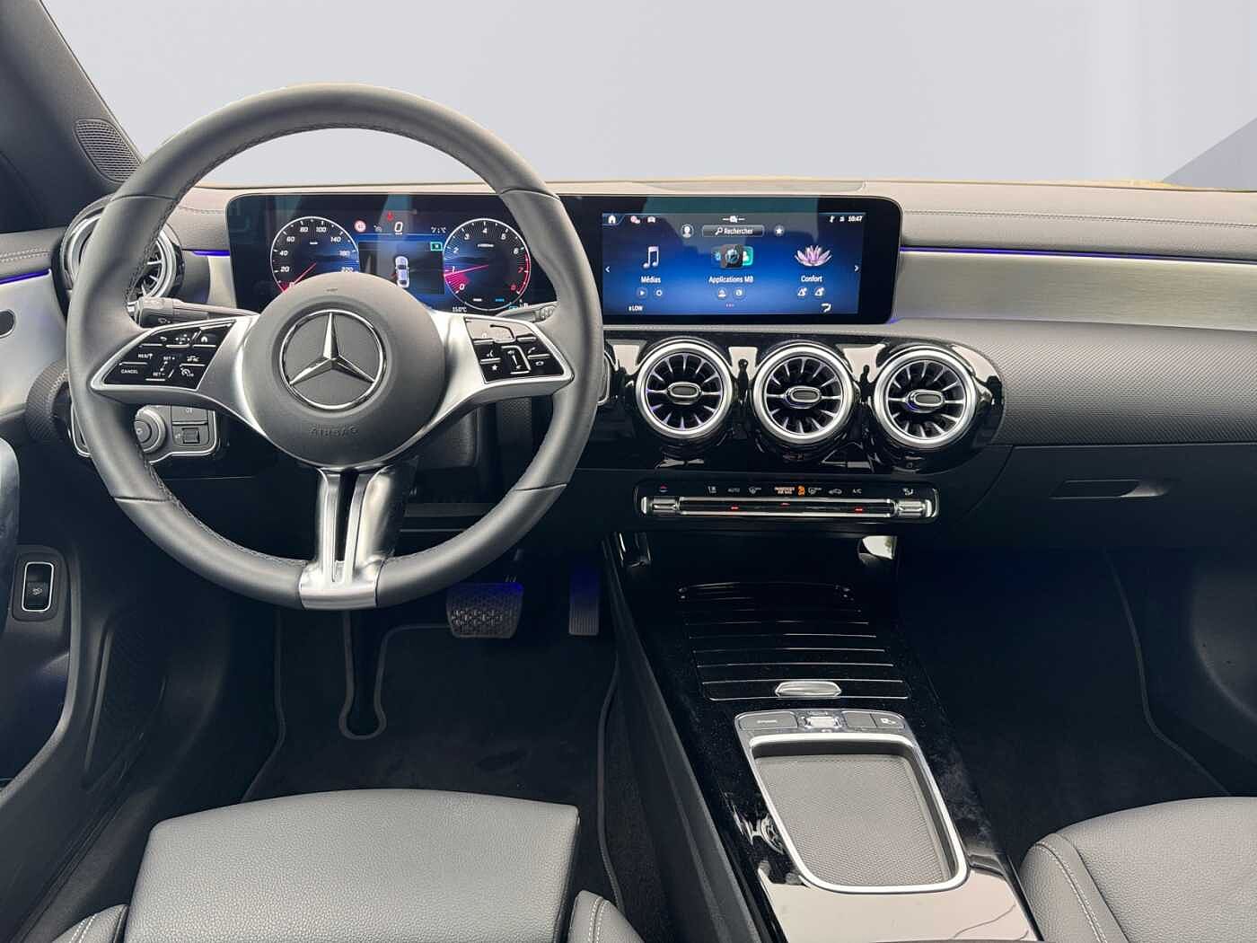 Mercedes-Benz CLA 180  Coupé Progressive